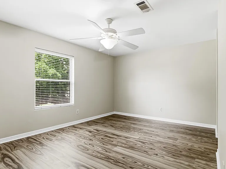 445 Longmeadow St — Photo 31
