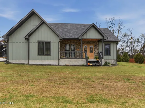 1010 Briar Ridge Ln, Strawberry Plains, TN 37871
