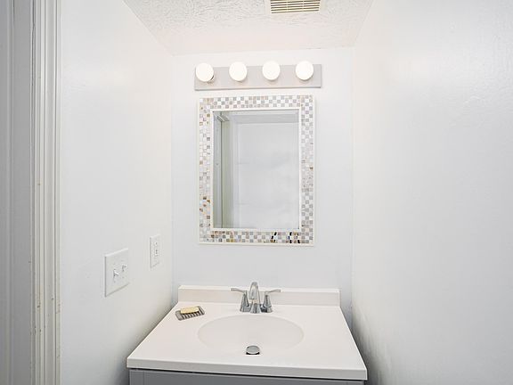 2nd image of 5888 Tara Hill Dr