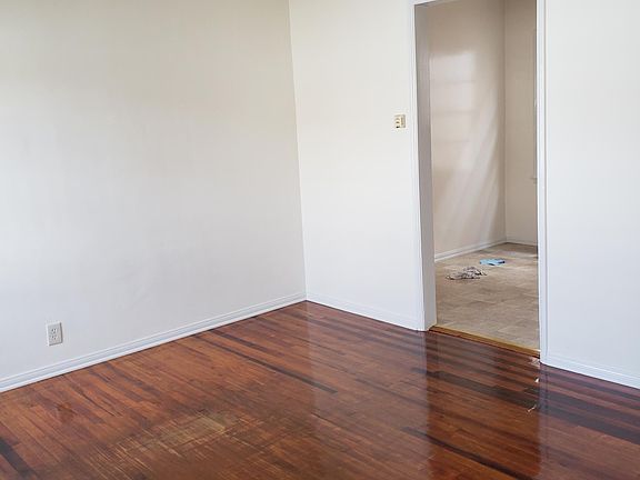 3rd image of 518 S Fremont Ave