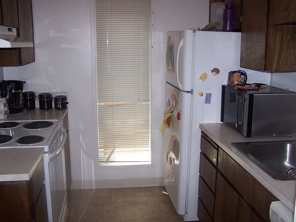Kitchen-has dishwasher