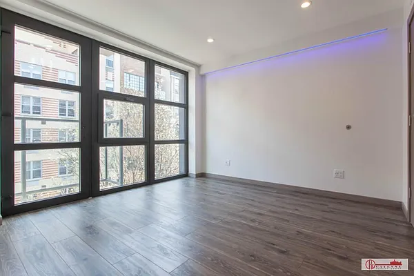 Rented by Cayenne Realty Group | media 10