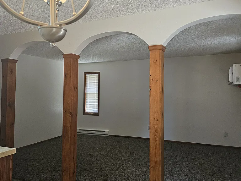 Chateau Villa Apartments — Photo 3