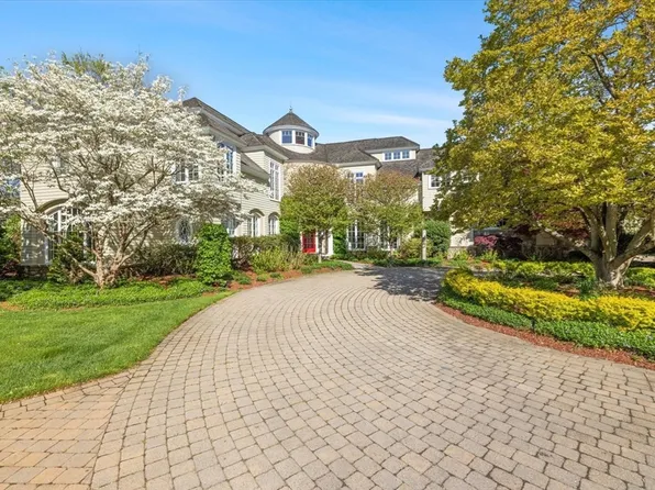 10 Andrea Dr, Hopkinton, MA 01748