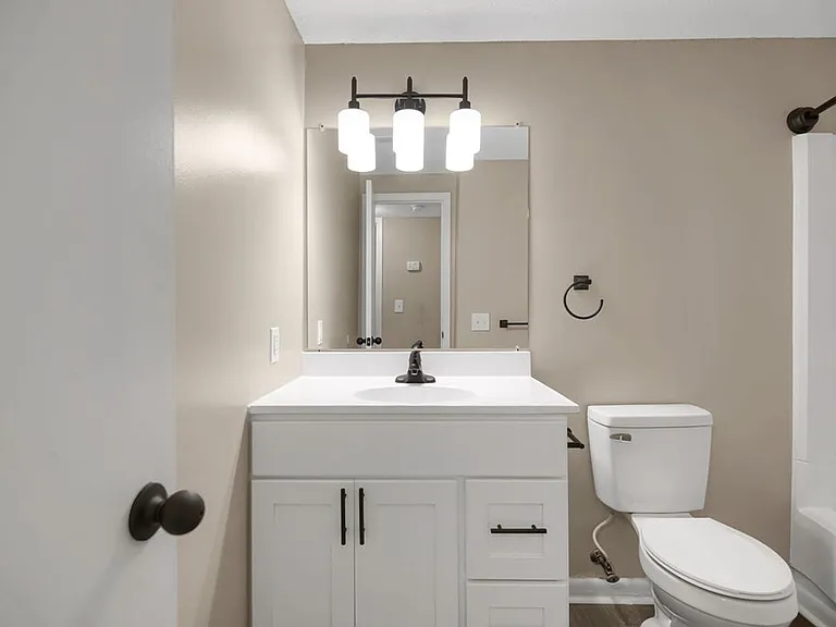 Windtree Apartment Homes — Photo 54