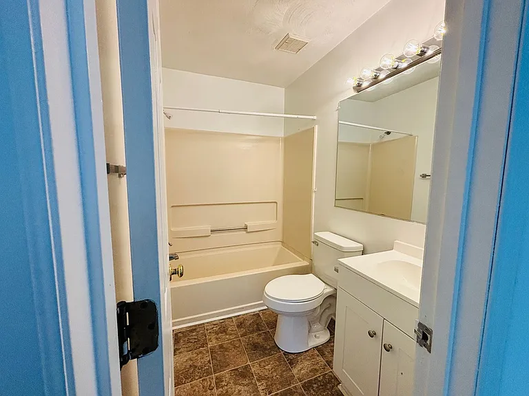 400F Berryfield Ln — Photo 18