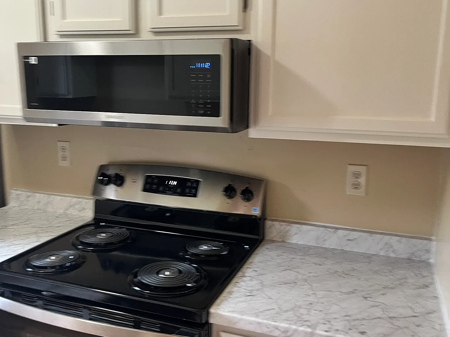 2 bed, 1.5 bath, 1250 sqft, $1,630 — Photo 3