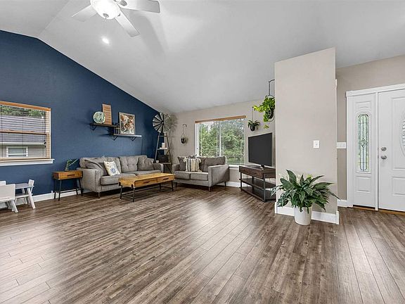 4th image of 104 Kleopfer Ave