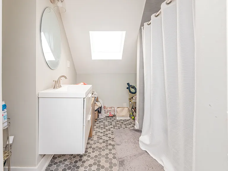 2923 N Avers Ave #2 — Photo 18