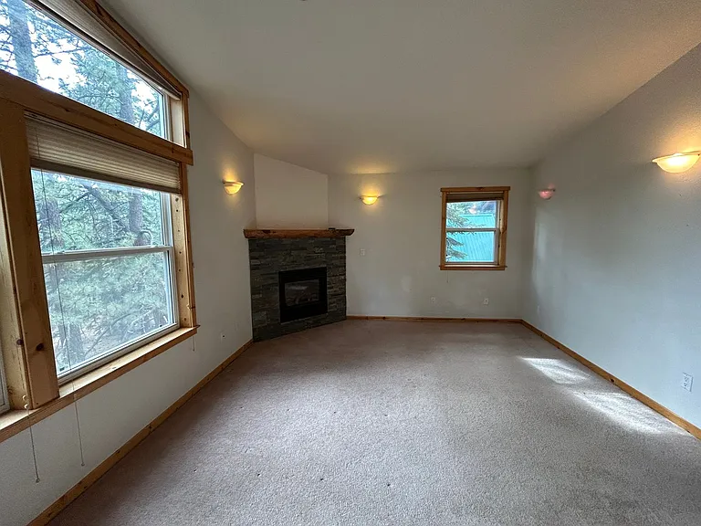 1513 Crystal Air Dr — Photo 15