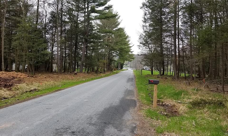 2nd image of Nearing Rd
