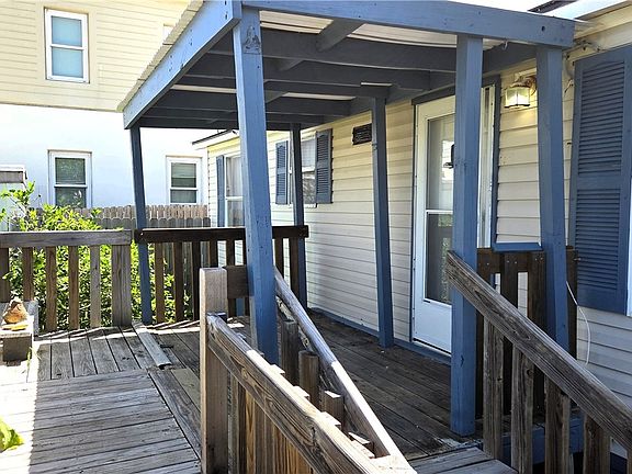 4th image of 218 E Avenue C