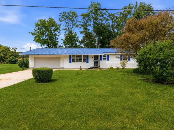 18441 Wee Acres Dr, Bristol, IN 46507