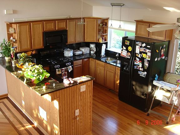 5th image of 354 Lexington Ln