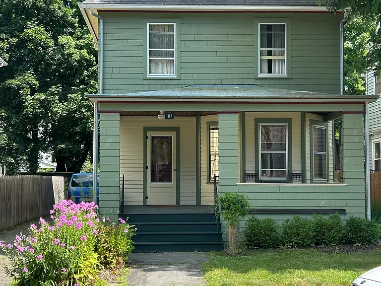 104 Elmendorf St — Photo 1