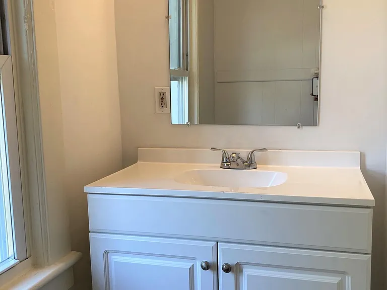 1189 W Main St #C — Photo 9