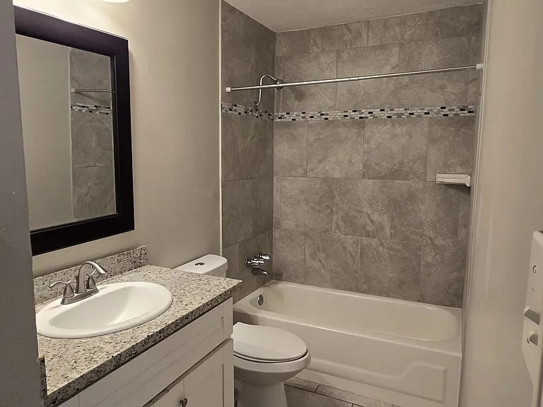 16810 Clan Macintosh Dr — Photo 4