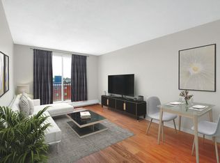 27 Elmwood St, Kingston, ON K7M8Y5