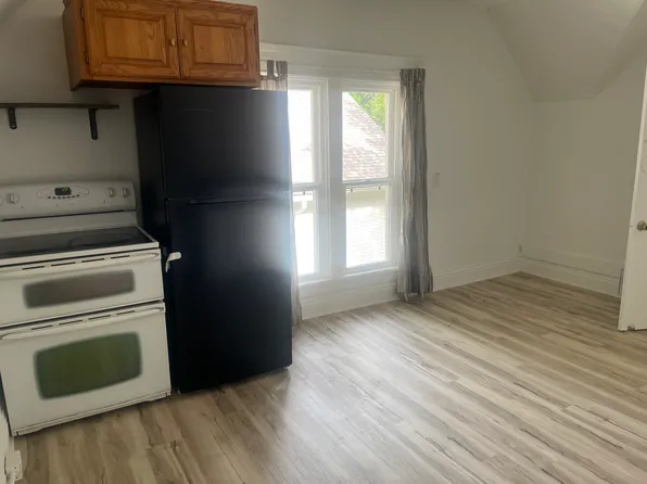810 Fremont St APT 1C, Manhattan, KS 66502
