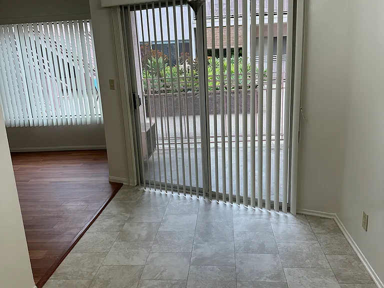 1009 N Hayworth Ave #4 — Photo 10