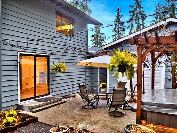 4th image of 5325 180th St SW