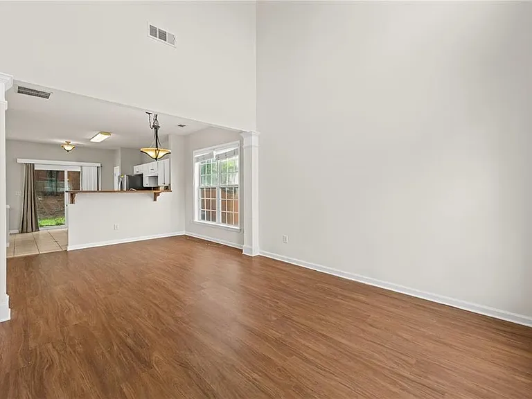 2704 Regent Walk Dr — Photo 4
