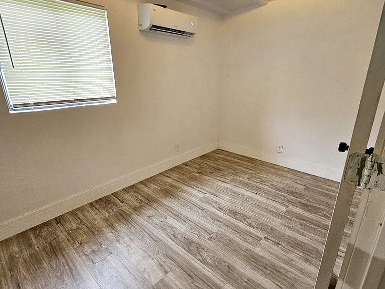 5000 SW 26th Ave — Photo 19