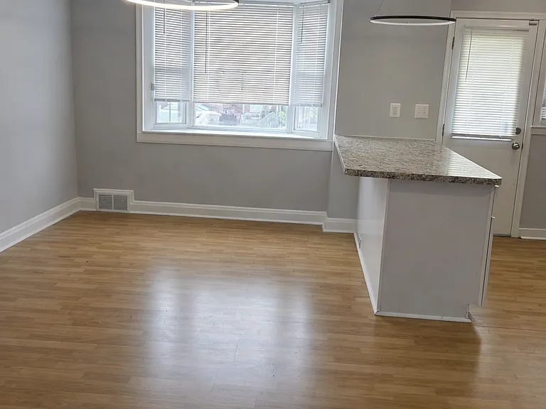 1529 Stonewood Rd — Photo 5