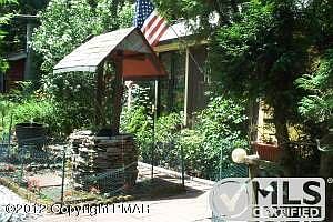 6118 Ash Ln