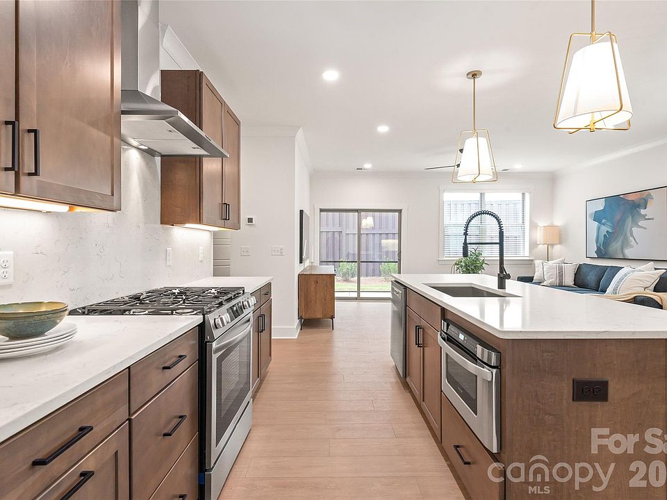 1st image of 804 Garringer Pl #16