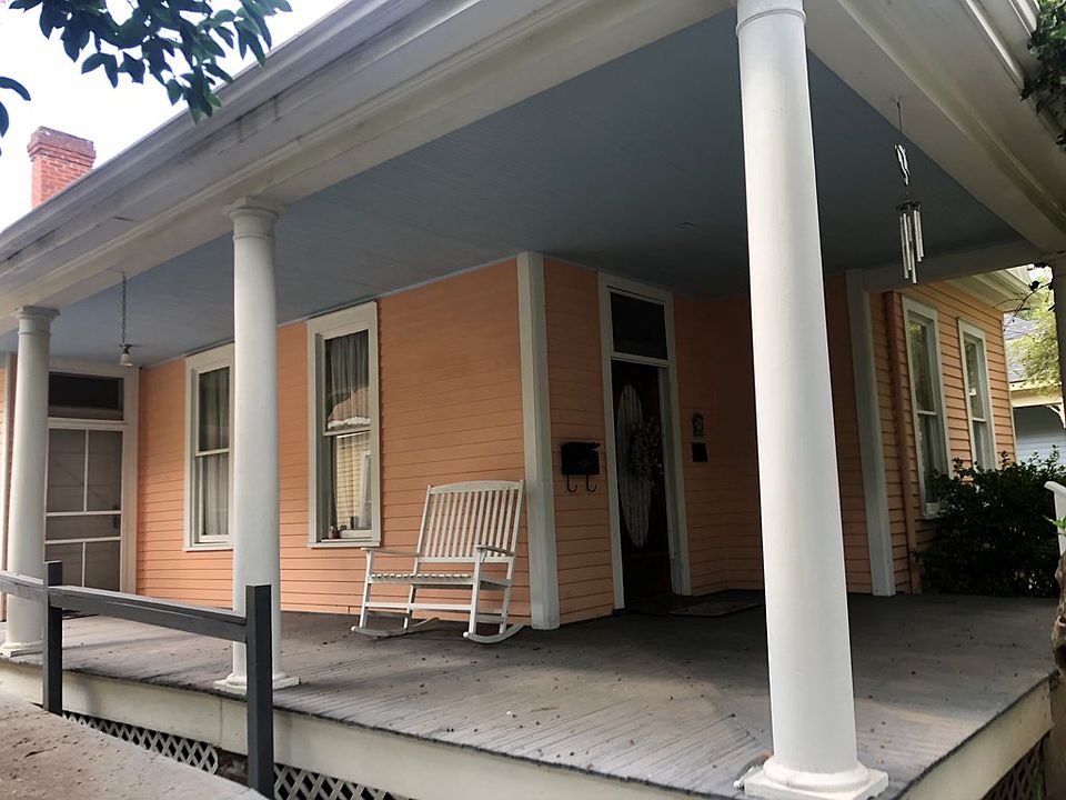 2nd image of 720 N Pearl St