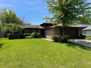 1631 Clemens Rd, Darien, IL 60561