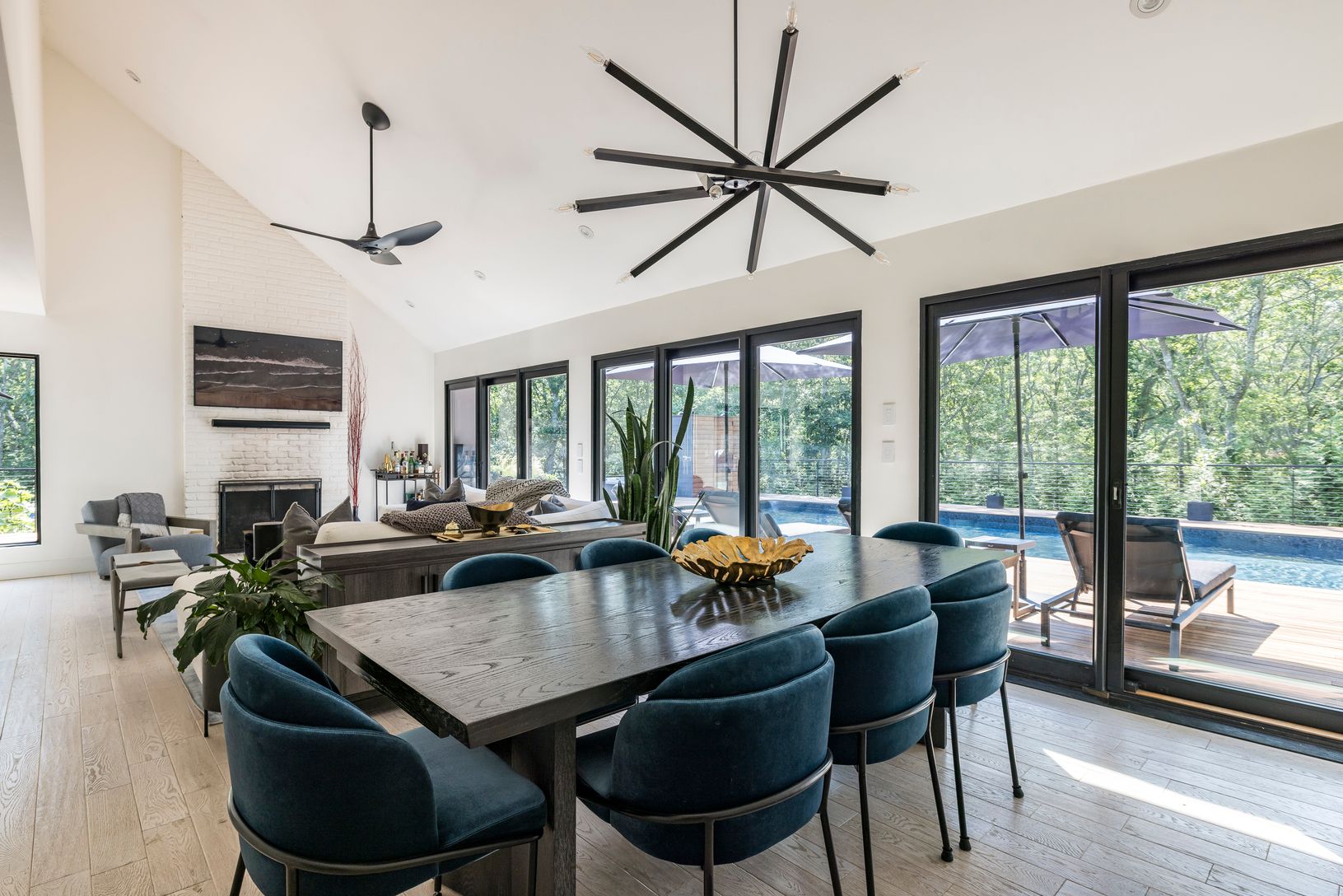  Living room perfect for entertaining 