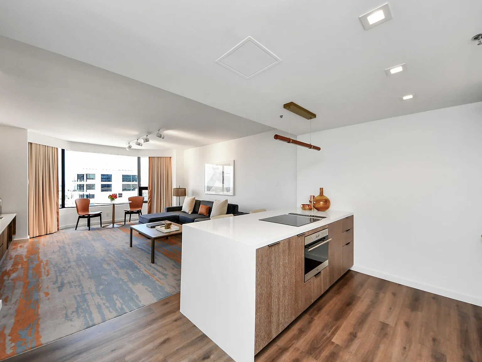 1 bed, 1.0 bath, 800 sqft, $7,500 — Photo 3