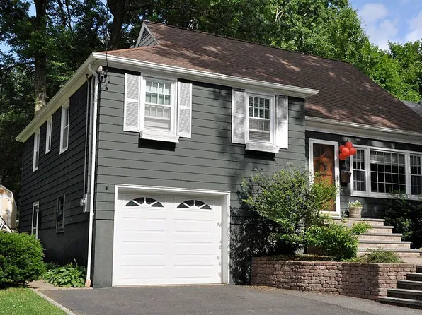 18 Plymouth Pl, Roseland, NJ 07068