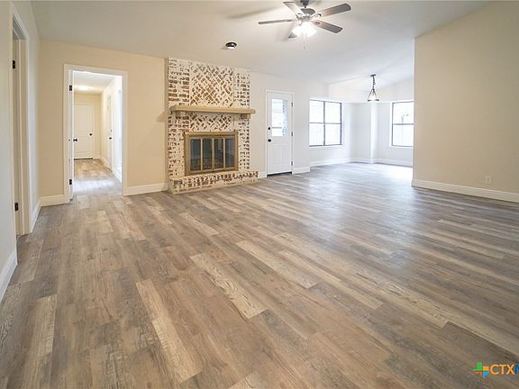 3rd image of 202 Beechwood Dr