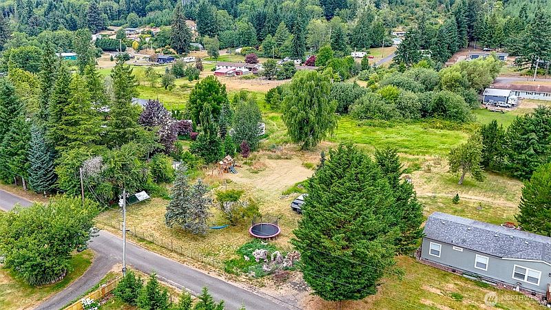 4th image of 23 Garden Tracts Road