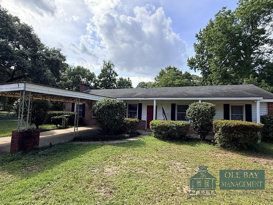 4650 Rosewood Dr