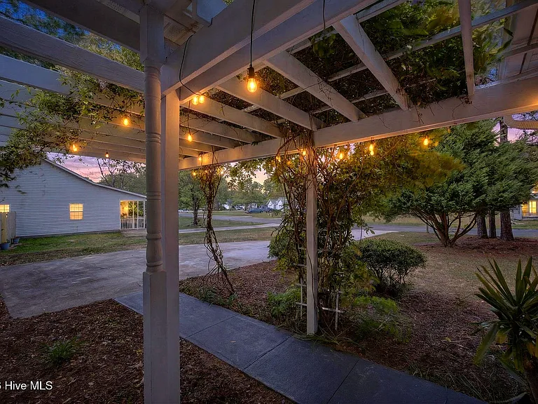 315 Tangle Oaks Ct SE — Photo 7
