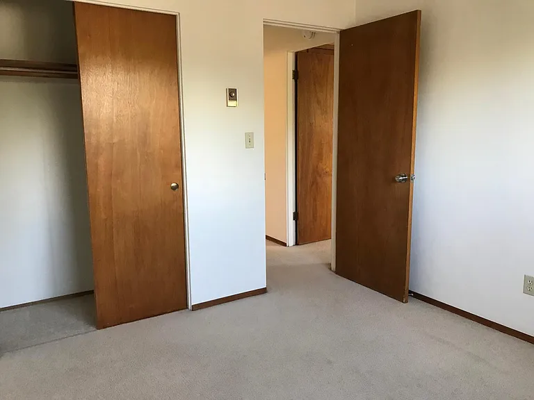 3516 NE 75th St #6 — Photo 9