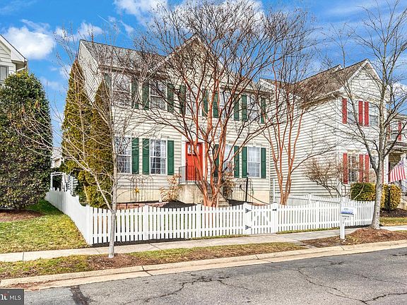 4th image of 20483 Hazleton Way