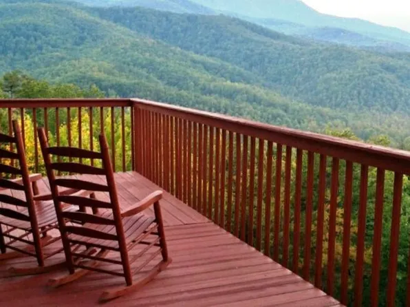 410 Branam Hollow Rd, Gatlinburg, TN 37738