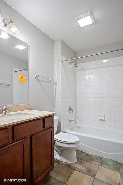 1st image of 525 Chicago Ave #J