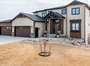 8504 Norman Pl, Bismarck, ND 58503