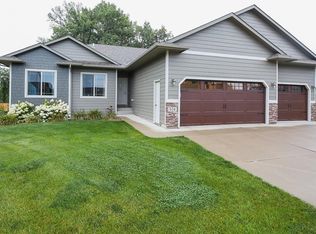 526 N Blair Estates Circle, Canton, SD 57013