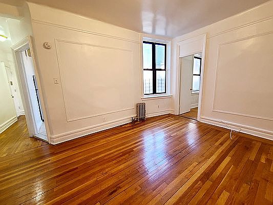 2nd image of 1 E 213th St #25B