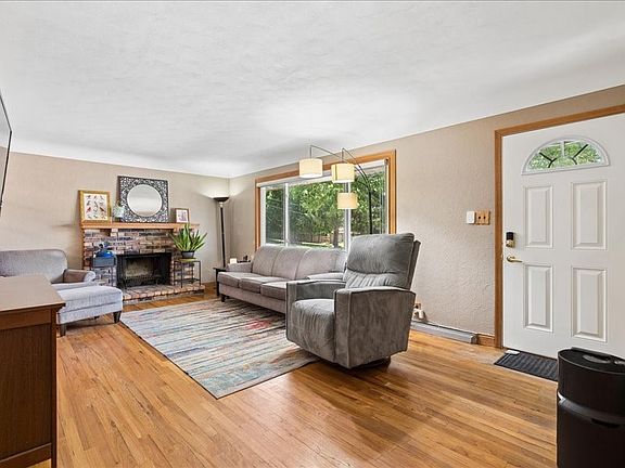 3rd image of 4024 Vine Ave SE