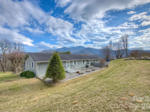 220 Grand View Ln, Burnsville, NC 28714