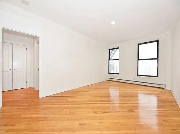 1047 2nd Avenue image 1 of 7