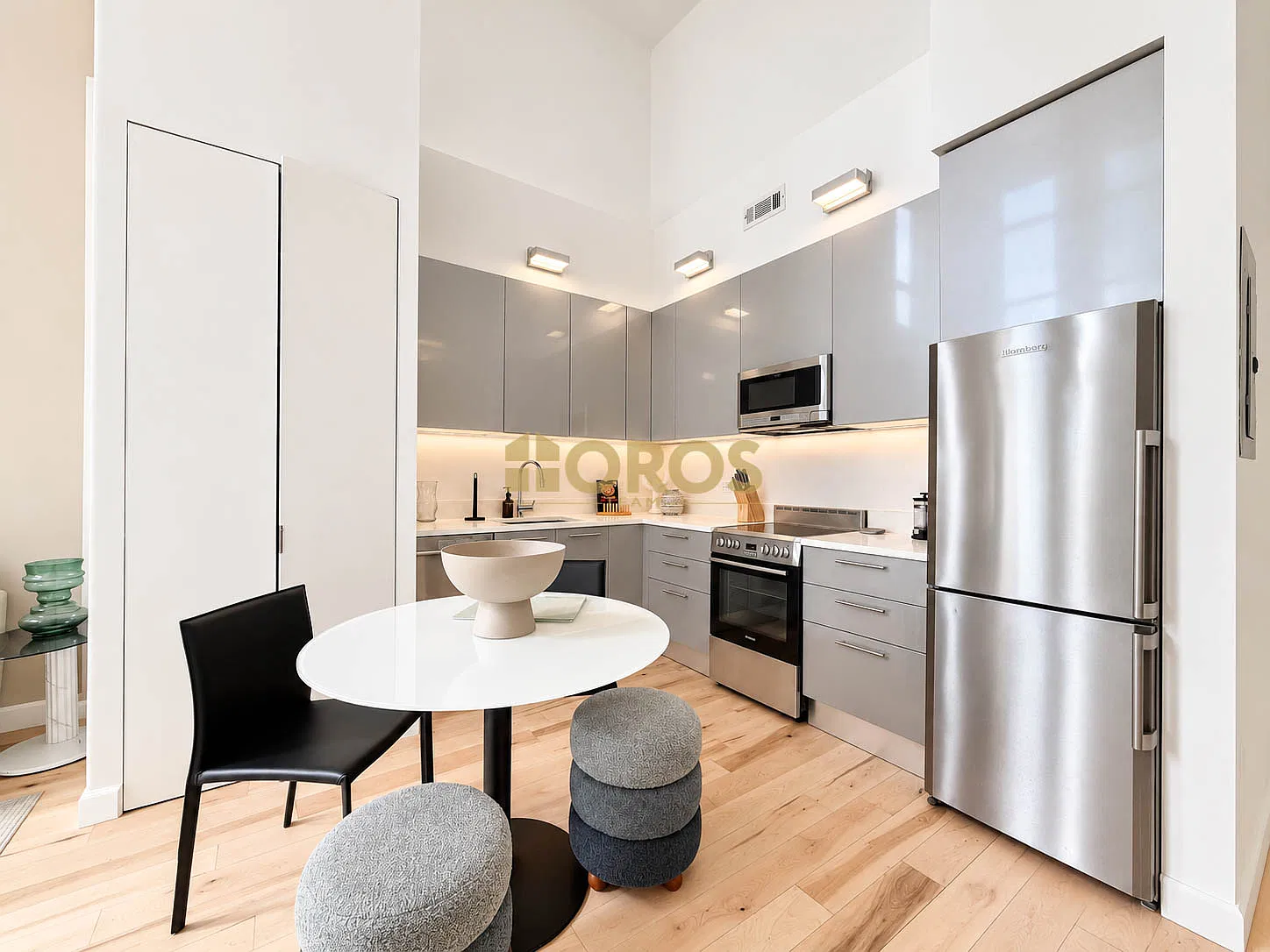 316 East Third Street — Photo 4